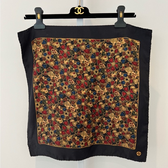 CHANEL SILK SQUARE SCARF 16.75” X 16.75” NWOTS! - Picture 3 of 17